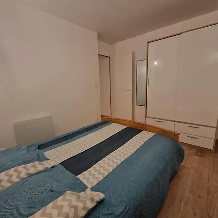 A 100m Des Minimes Avec Internet *