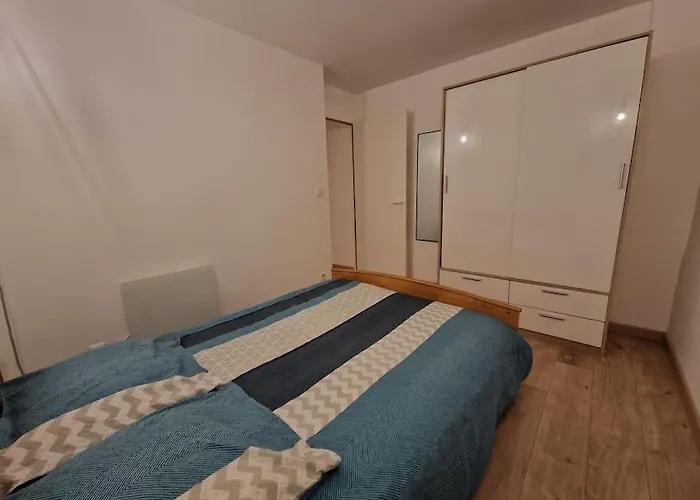 A 100m Des Minimes Avec Internet *